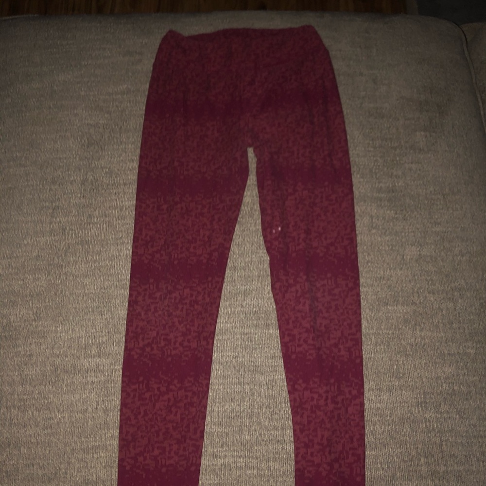 Maroon leggings